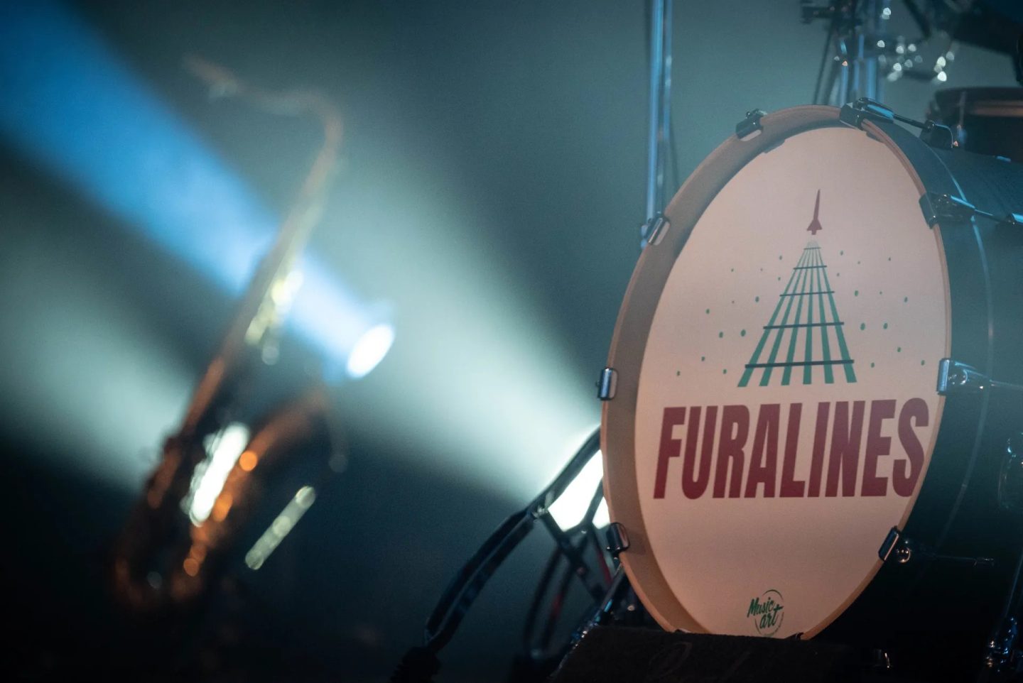 Drum kit close-up during a Furalines concert